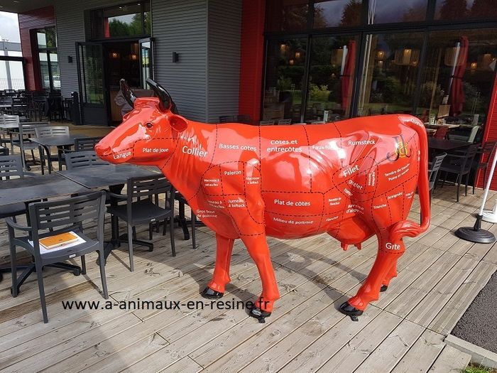 vache decor quartiers de viande 
restaurants courte paille
220x160x70 cm
